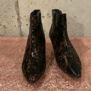 Donald J Pliner Womens Brown Geeo Embossed Leather Pointed Toe Booties S…